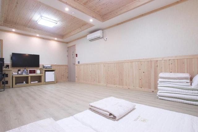 Yeosu Mj Motel エクステリア 写真