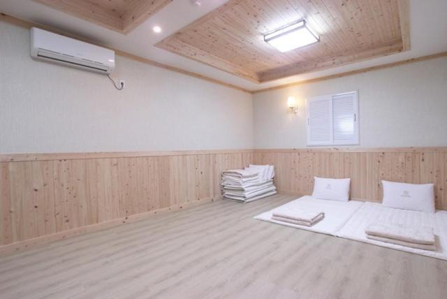 Yeosu Mj Motel エクステリア 写真